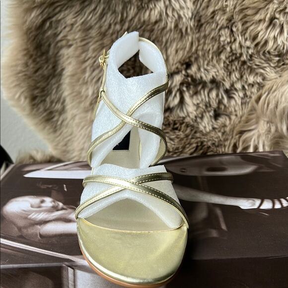 NWT - NINA Gayle Women's Gold Soft Metallic Heels - size 8.5M - Picture 4 of 10